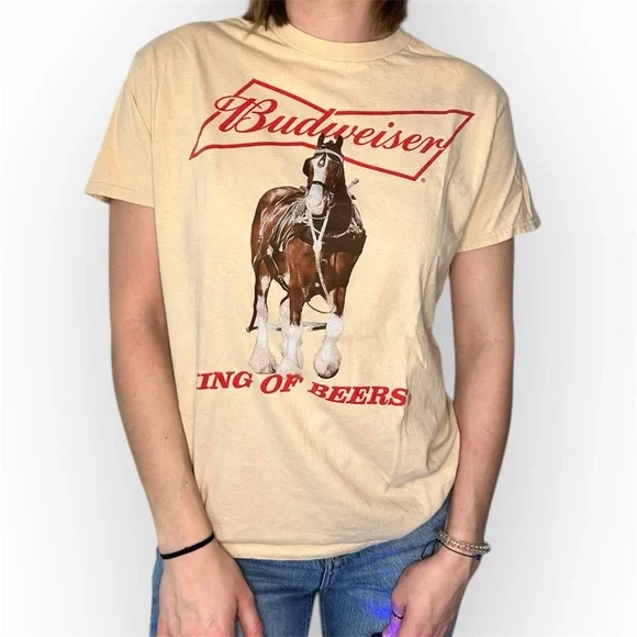 Budweiser Cream T-Shirt with Red Logo and Horse Design - Picture 2 of 6